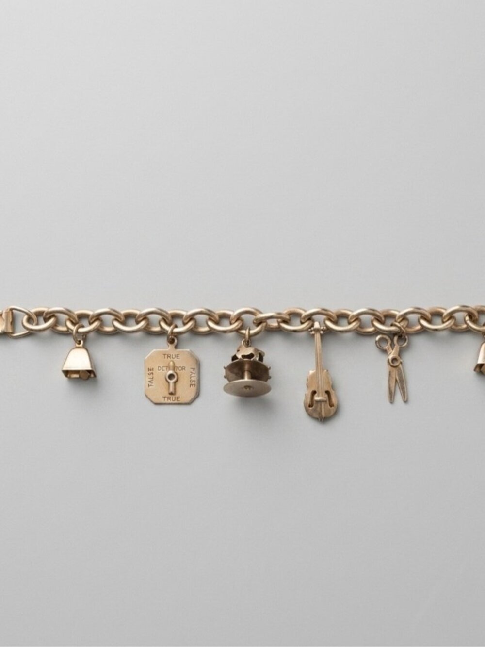 Vintage Kent Silver Tone Charm Bracelet w/ 6 Charms - 7.5” - Picture 14 of 15